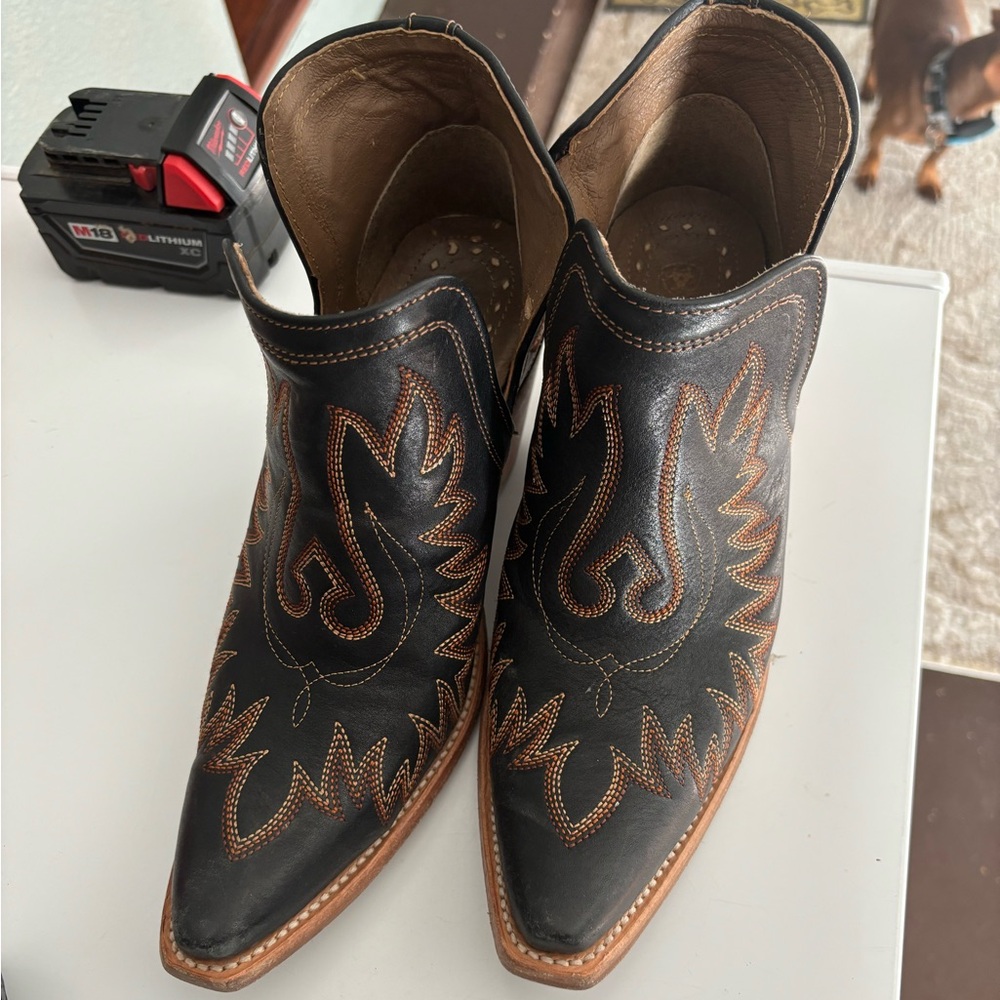 Black Ariat Dixon size 9
